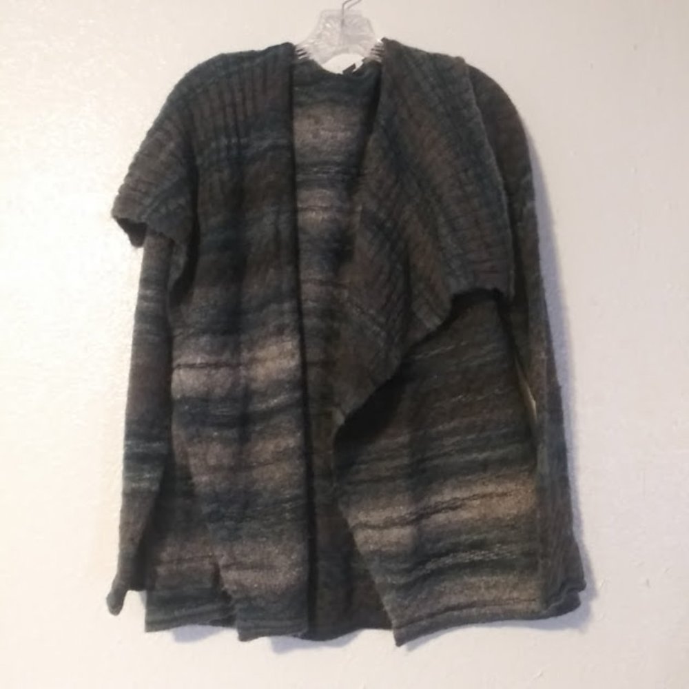 Royal Robbins women's size M gray and turquoise cable-knit cardigan sweater